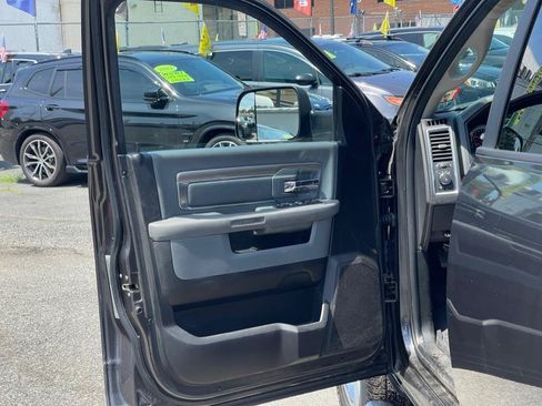 Used 2017 RAM 1500 SLT AWD/4WD image 9