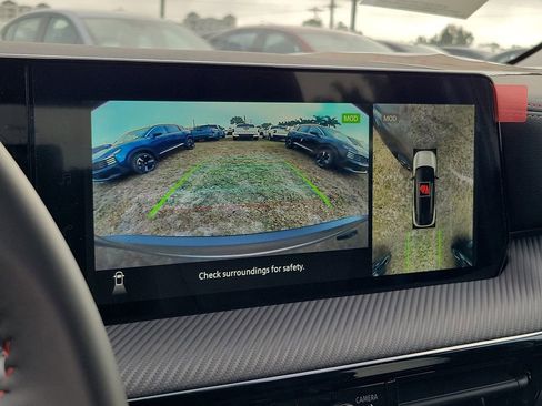 New 2026 Nissan Kicks SR image 10