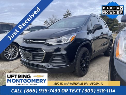 Used 2022 Chevrolet Trax LT w/ Premium Seat Package image 1