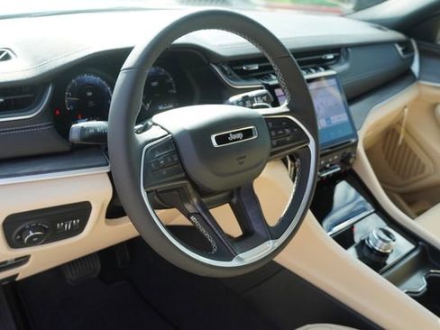 New 2025 Jeep Grand Cherokee L Limited w/ Luxury Tech Group II RWD image 19