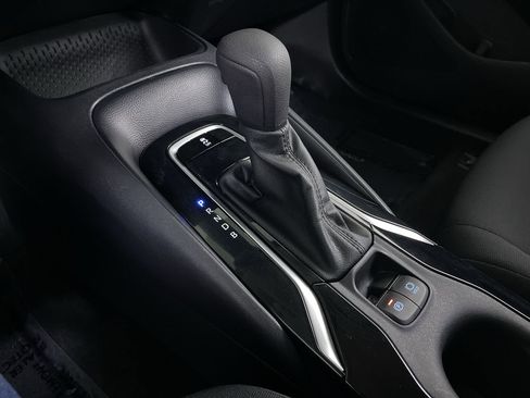 Used 2022 Toyota Corolla LE FWD image 17