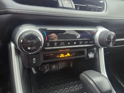 Used 2023 Toyota RAV4 XLE image 23