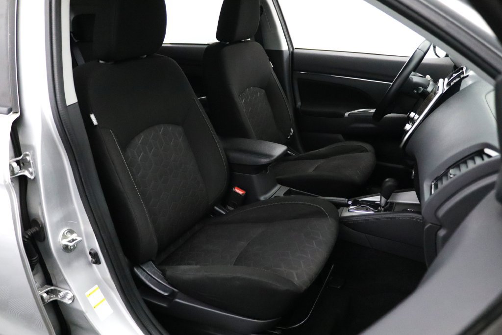 Used 2020 Mitsubishi Outlander Sport SE AWD/4WD image 17