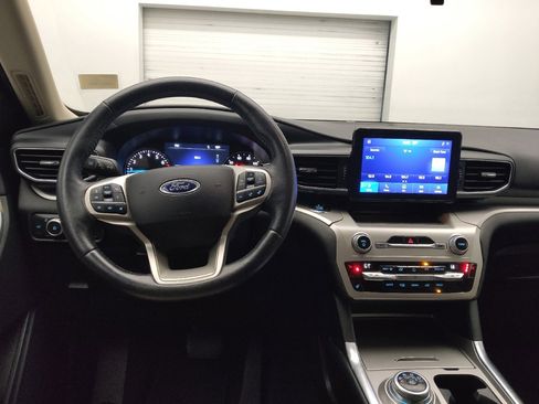Used 2021 Ford Explorer XLT w/ Equipment Group 202A RWD image 22