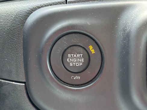Used 2018 Jeep Wrangler Unlimited Sport AWD/4WD image 12