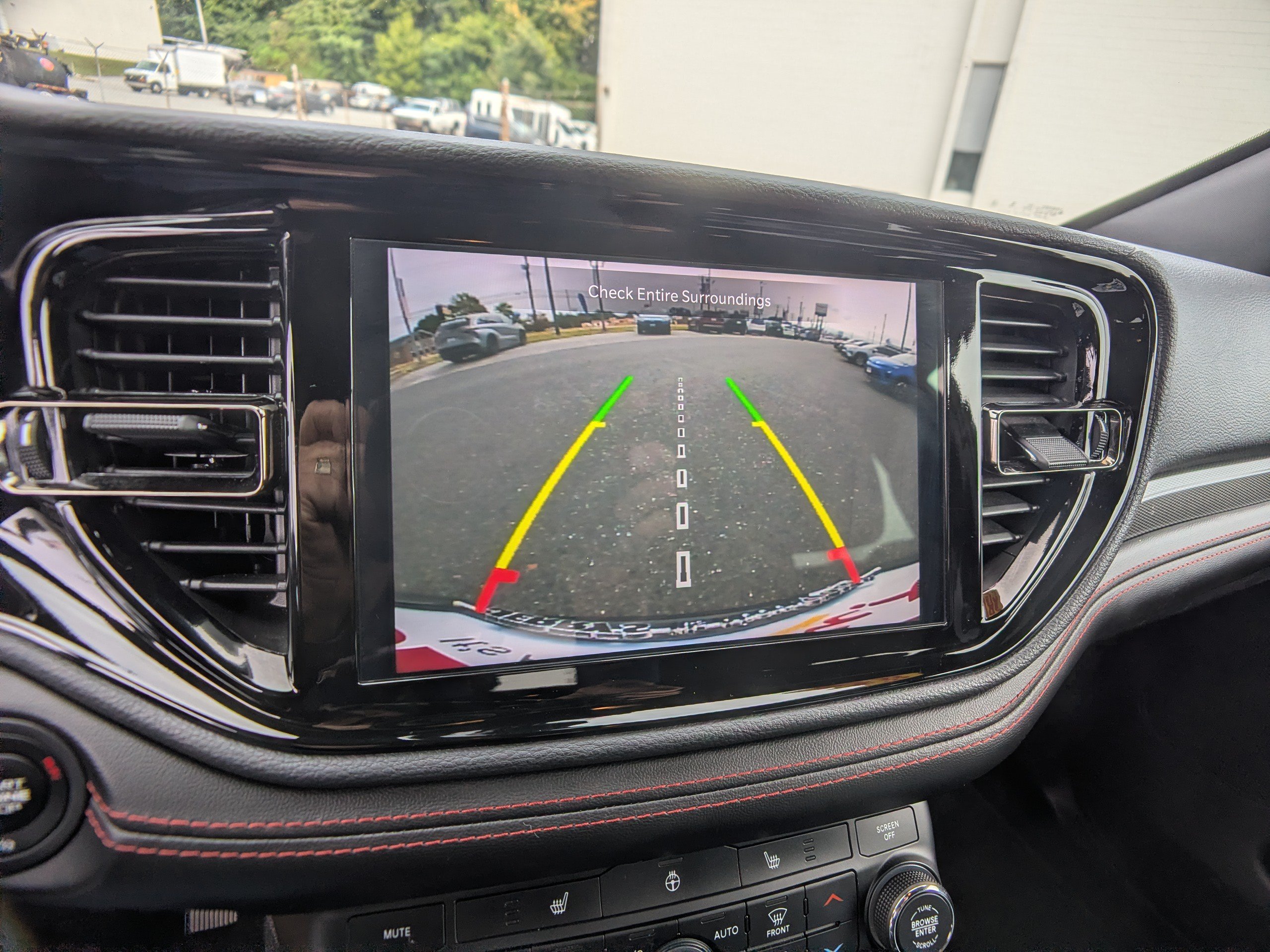 Used 2025 Dodge Durango GT AWD/4WD image 22