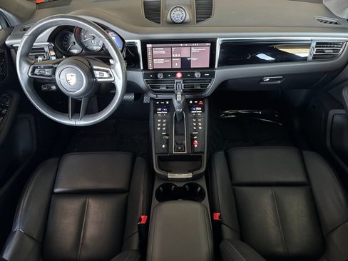 Used 2024 Porsche Macan image 6