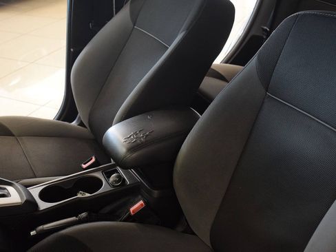 Used 2013 Ford Focus SE FWD image 31