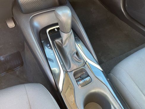 Used 2022 Toyota Corolla LE image 11