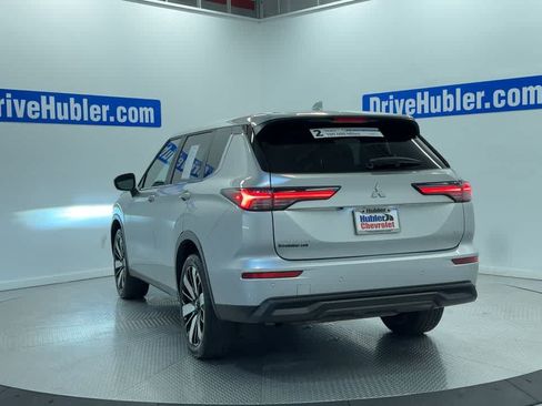 Used 2025 Mitsubishi Outlander SE FWD image 9