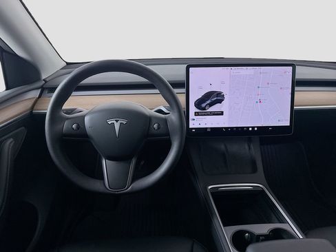 Used 2024 Tesla Model Y Long Range AWD/4WD image 22