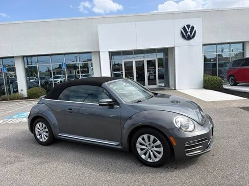 Used 2018 Volkswagen Beetle 2.0T S FWD image 29