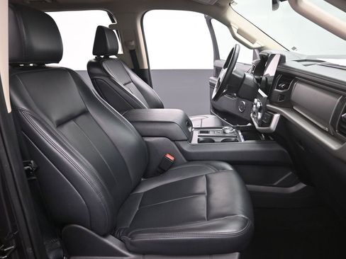 Certified 2024 Ford Expedition XLT image 27
