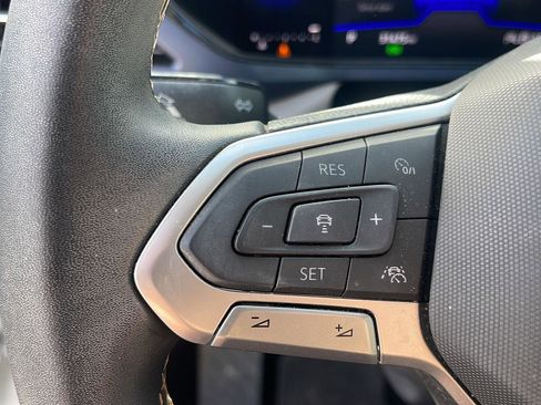 Used 2023 Volkswagen Taos SE image 15