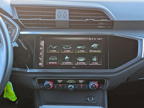 Used 2025 Audi Q3 2.0T Premium image 18