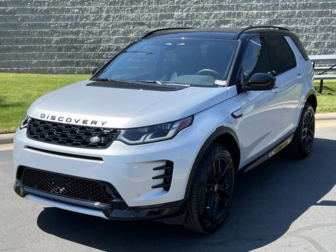 Used 2025 Land Rover Discovery Sport Dynamic SE image 1