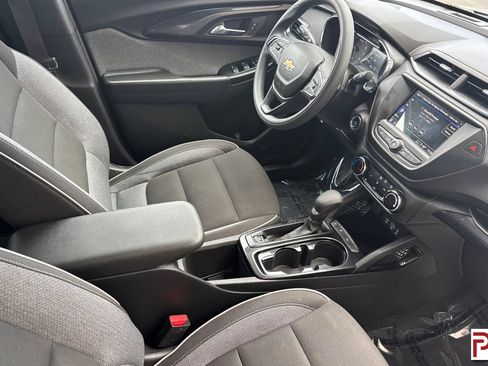 Certified 2023 Chevrolet TrailBlazer LT FWD image 17