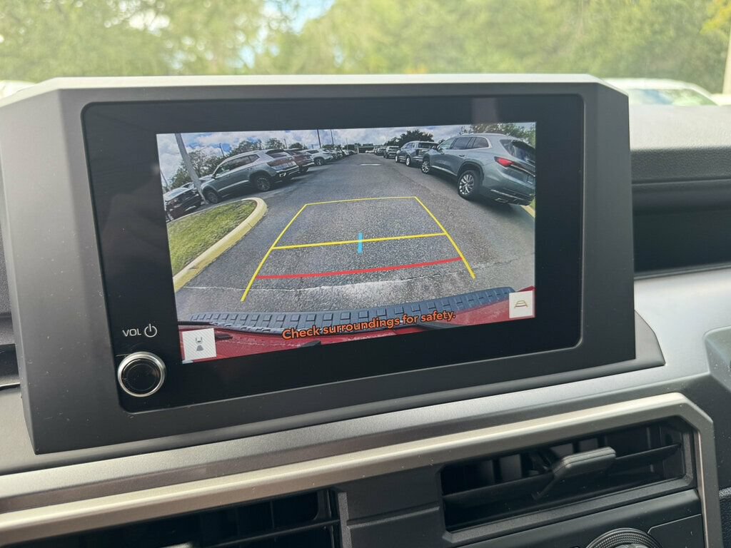 Used 2025 Toyota 4Runner SR5 AWD/4WD image 6