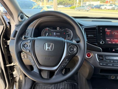 Used 2023 Honda Ridgeline Sport image 16
