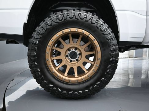 Used 2024 RAM 1500 Laramie AWD/4WD image 18