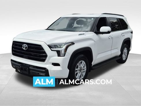 Used 2025 Toyota Sequoia SR5 AWD/4WD image 1