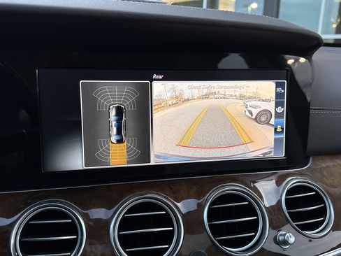 Used 2017 Mercedes-Benz E 300 image 26