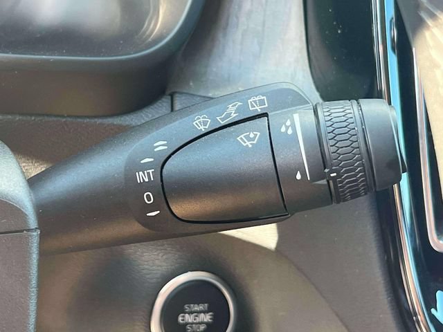 Used 2023 Volvo XC40 B5 Core AWD/4WD image 30