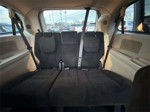 Used 2016 Dodge Grand Caravan SXT image 20