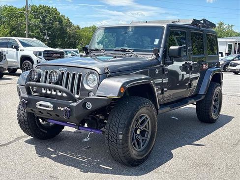 Used 2017 Jeep Wrangler Unlimited Sahara w/ Dual Top Group AWD/4WD image 4