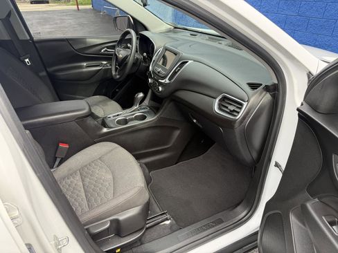 Used 2019 Chevrolet Equinox LT w/ Driver Convenience Package image 21