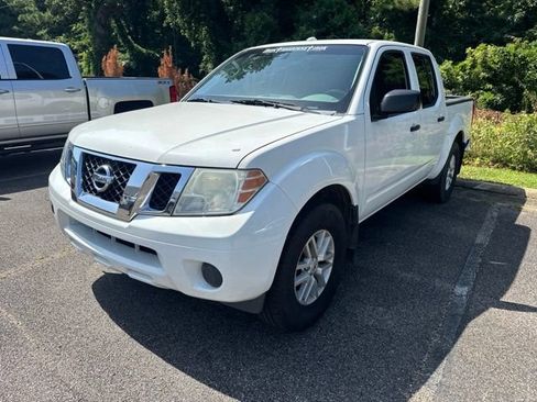 Used 2018 Nissan Frontier SV RWD image 2