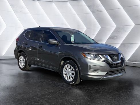 Used 2019 Nissan Rogue S image 1