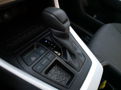 Used 2024 Toyota RAV4 XLE image 24