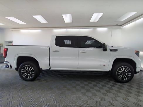 Used 2025 GMC Sierra 1500 AT4 w/ AT4 Premium Package AWD/4WD image 8