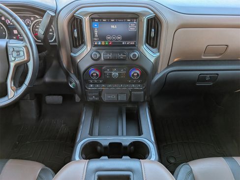 Used 2022 Chevrolet Silverado 2500 High Country w/ Safety Package II image 7