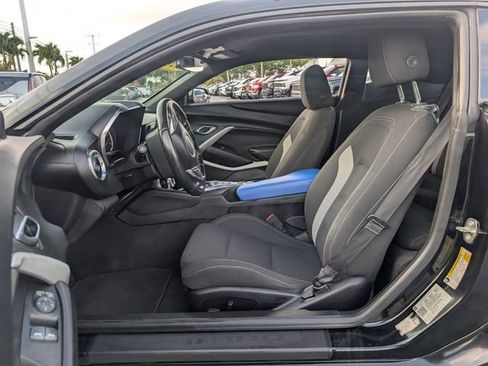 Certified 2020 Chevrolet Camaro LT RWD image 9