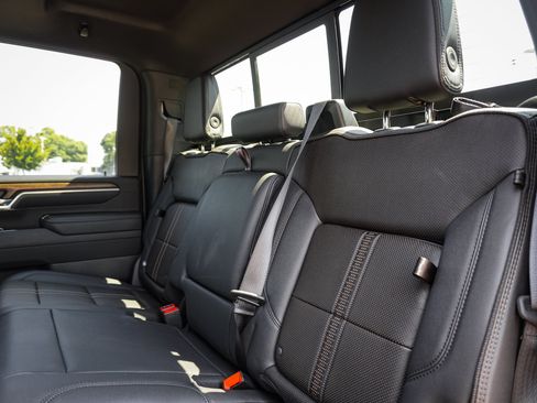 Used 2025 Chevrolet Silverado 2500 High Country w/ High Country Premium Package AWD/4WD image 31