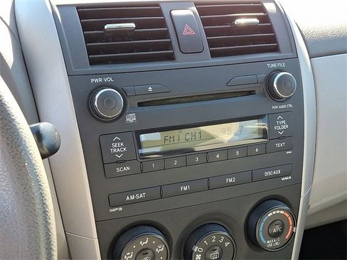 Used 2010 Toyota Corolla LE image 17