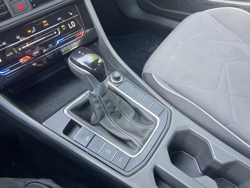 Certified 2025 Volkswagen Jetta Sport FWD image 22