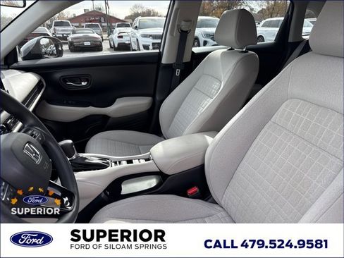Used 2023 Honda HR-V LX image 6