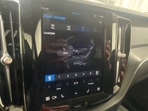 Certified 2025 Volvo XC60 B5 Core image 23