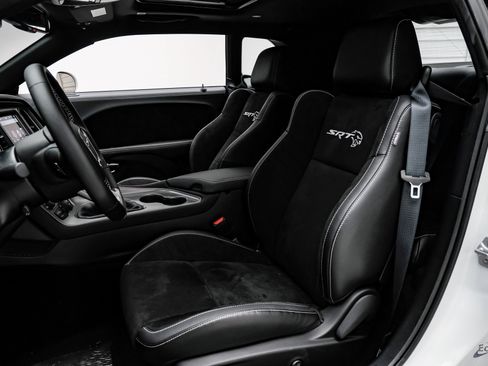 Used 2023 Dodge Challenger SRT Hellcat w/ Driver Convenience Group image 38