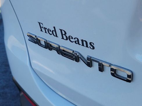 Used 2018 Kia Sorento LX w/ LX V6 Convenience Package image 10