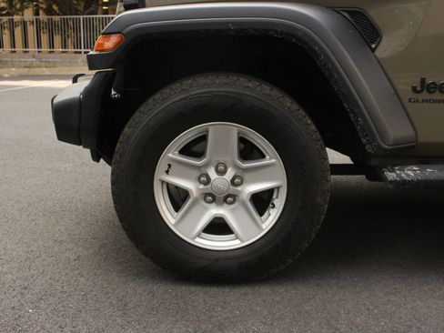 Used 2020 Jeep Gladiator Sport w/ Quick Order Package 24S AWD/4WD image 11