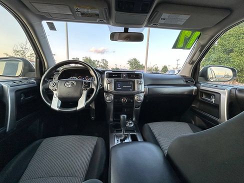 Used 2017 Toyota 4Runner SR5 AWD/4WD image 25