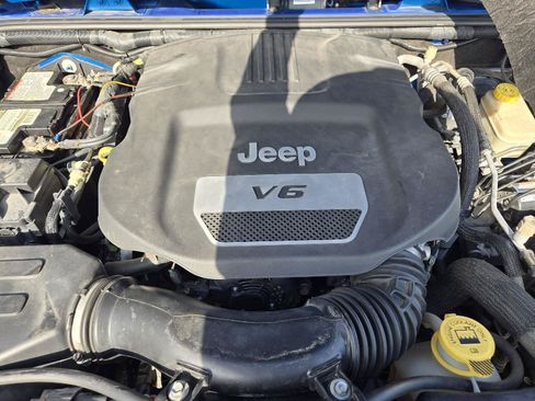 Used 2016 Jeep Wrangler Unlimited Rubicon AWD/4WD image 30