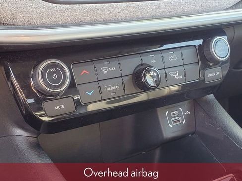 Used 2022 Jeep Compass Latitude image 28