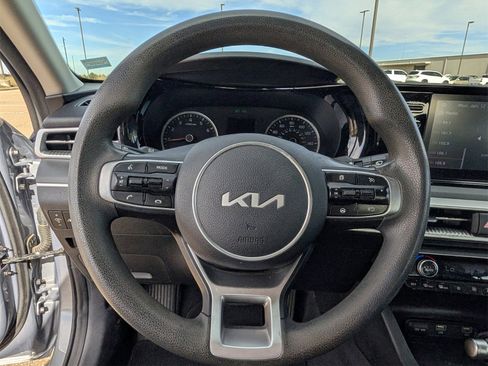 Used 2022 Kia K5 LXS image 10