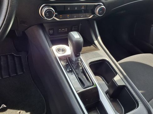 Used 2025 Nissan Sentra SV FWD image 8