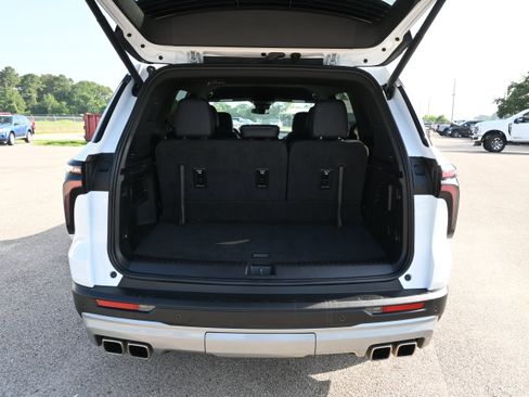 Used 2025 Chevrolet Traverse LT AWD/4WD image 5
